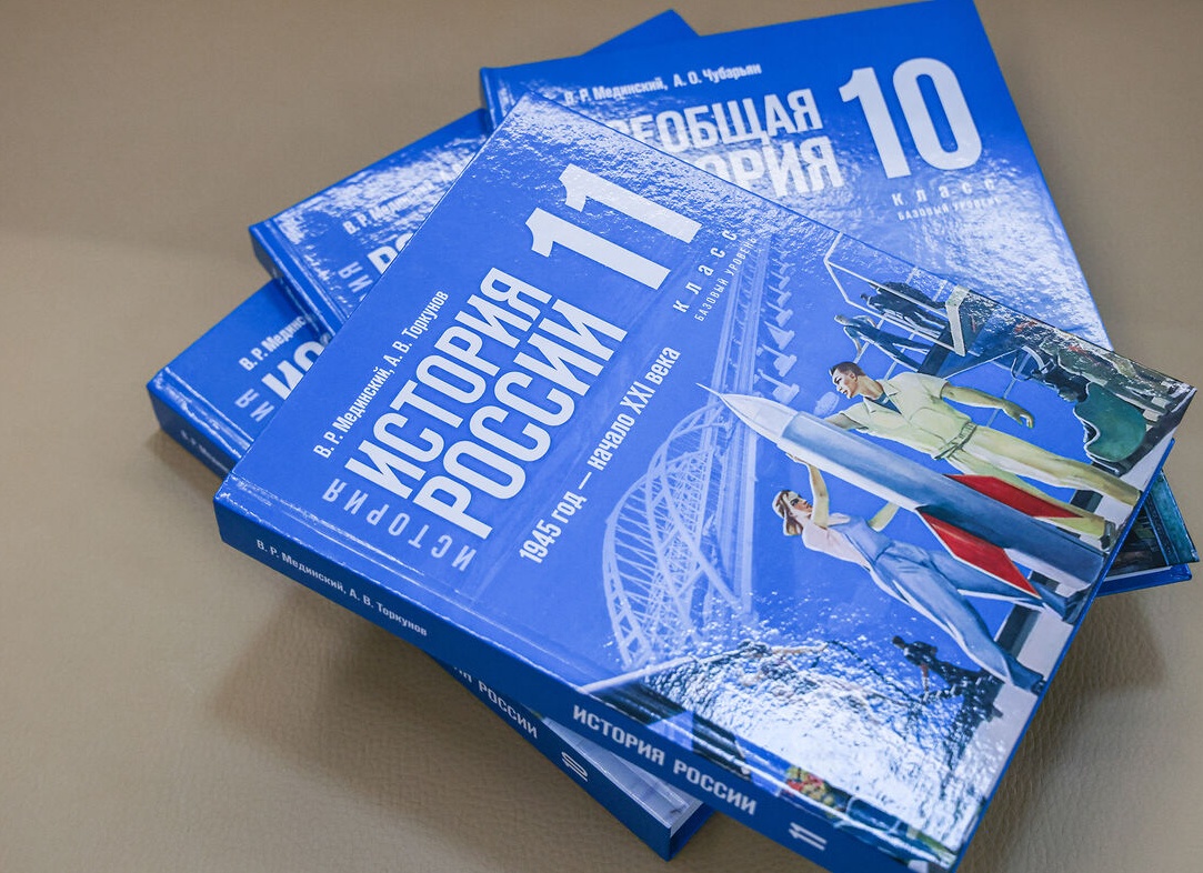 Новый год начался в ноябре: россияне покупают подарки и гирлянды на месяц раньше