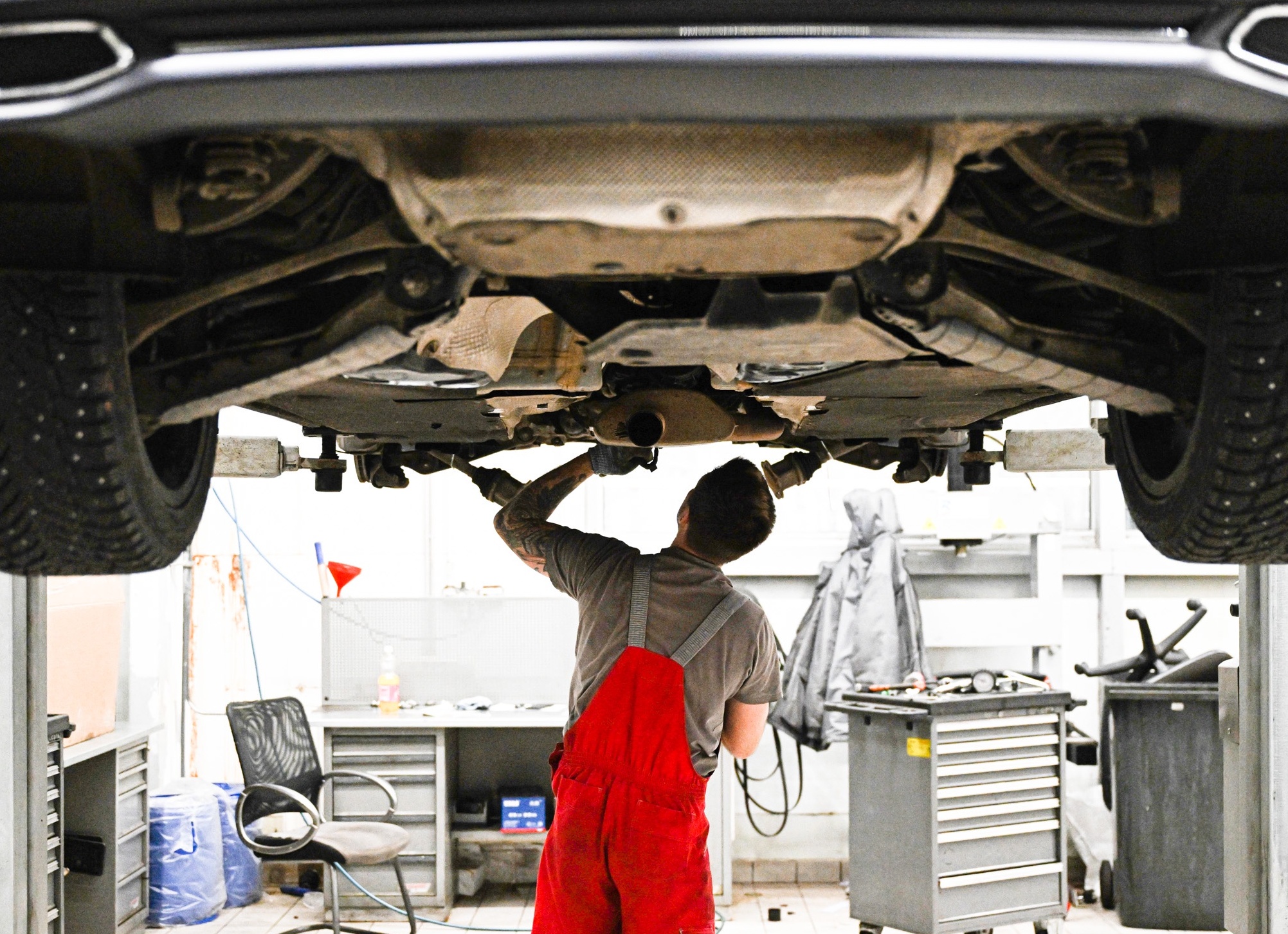 Исследование: 32% автомехаников столкнулись с поддельными запчастями в 2025 году