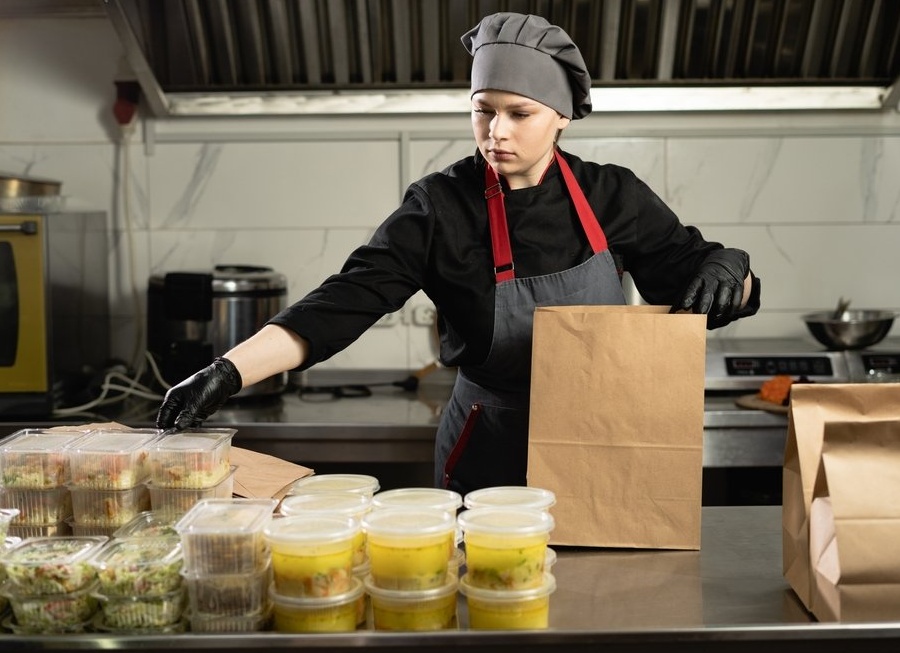 Сырники обогнали пиццу: сервис «Купер» назвал топ готовой еды осени-2025